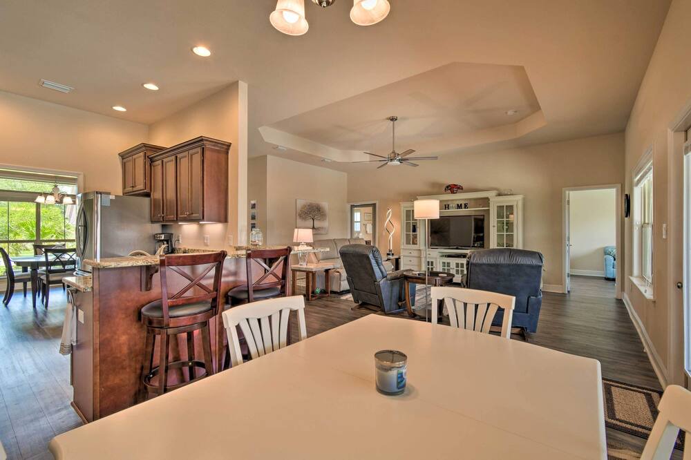 Photo of Livingroom in Foley