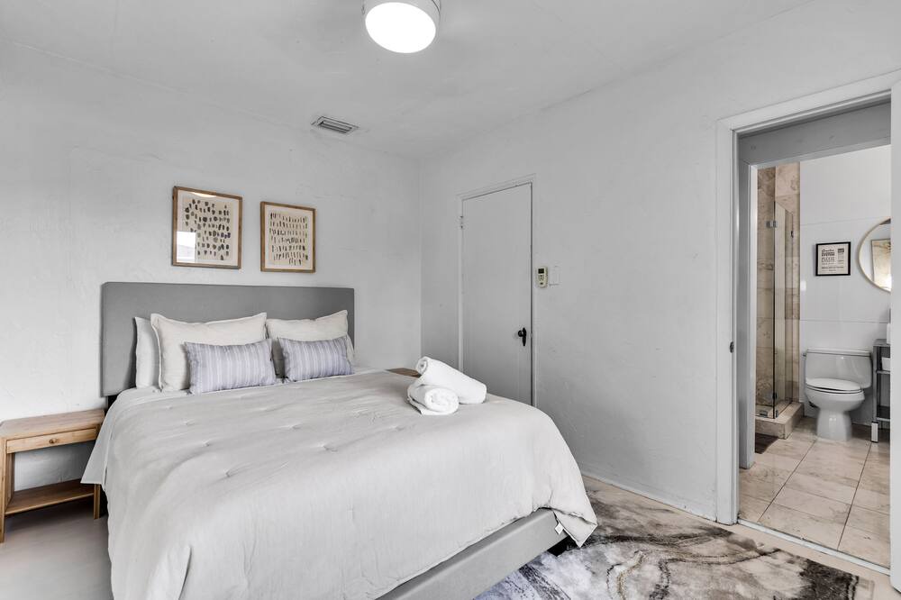 Photo of Bedroom in Seybold