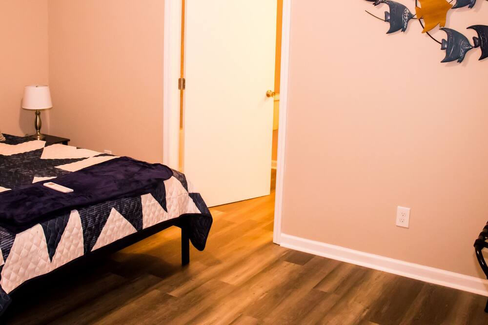Photo of Bedroom in Albertville