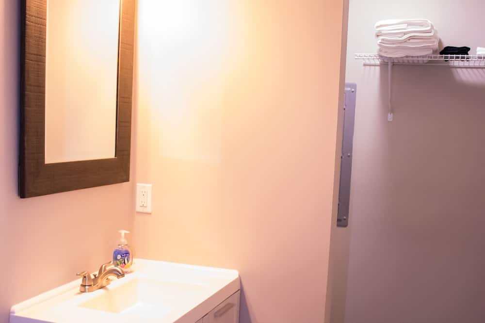 Photo of Bathroom in Albertville