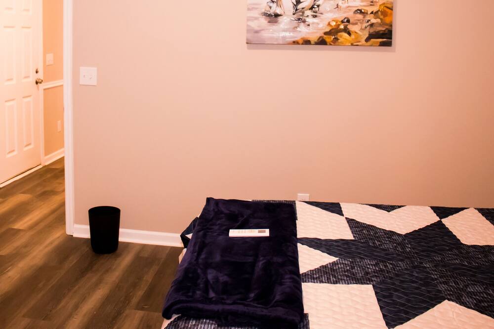 Photo of Bedroom in Albertville