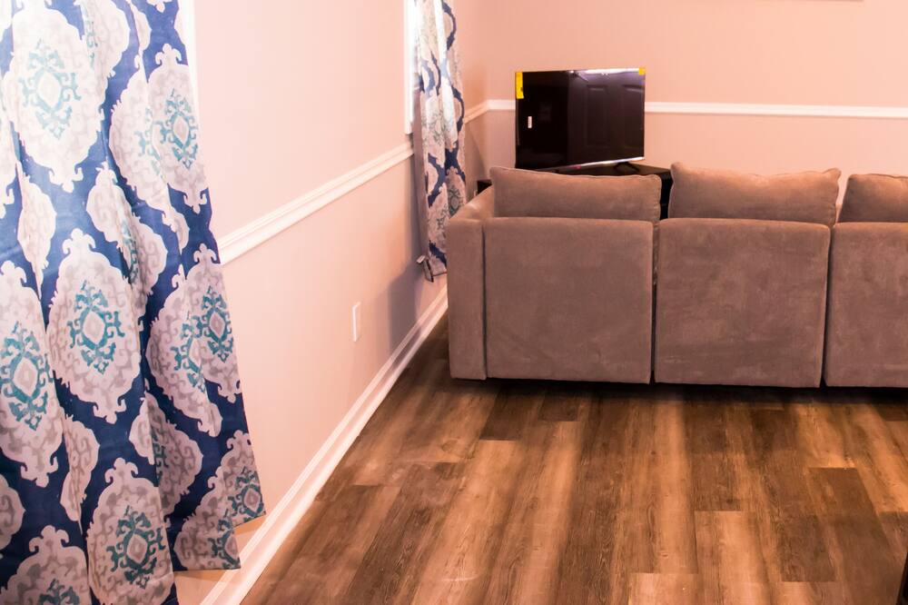 Photo of Livingroom in Albertville