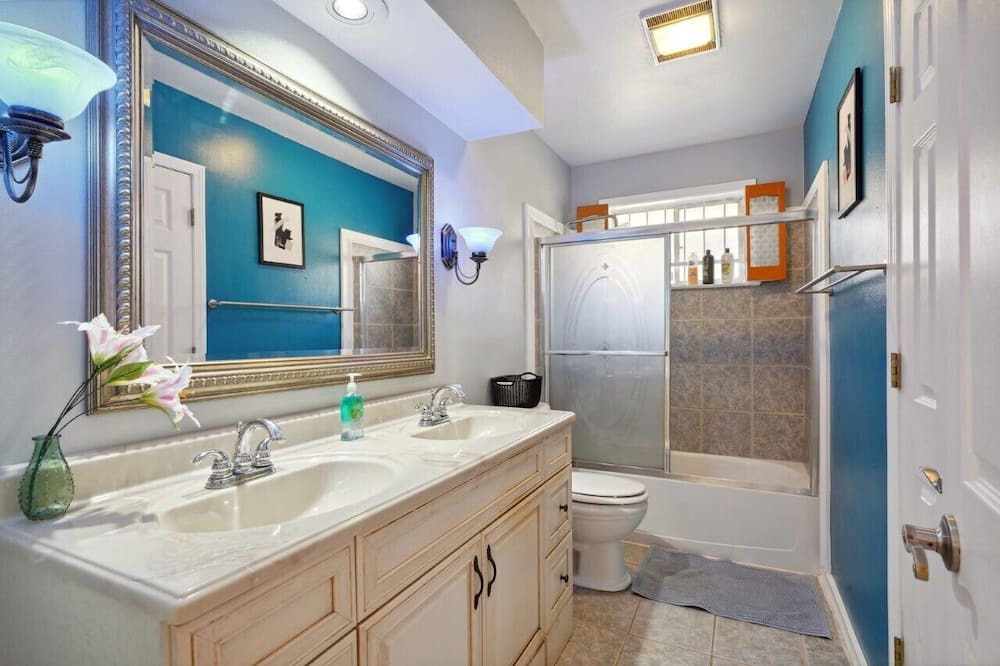 Photo of Bathroom in Saint Roch