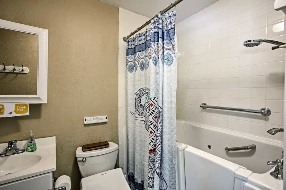 Photo of Bedroom in Gun Barrel City