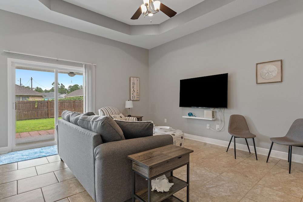 Photo of Livingroom in Gulf Breeze
