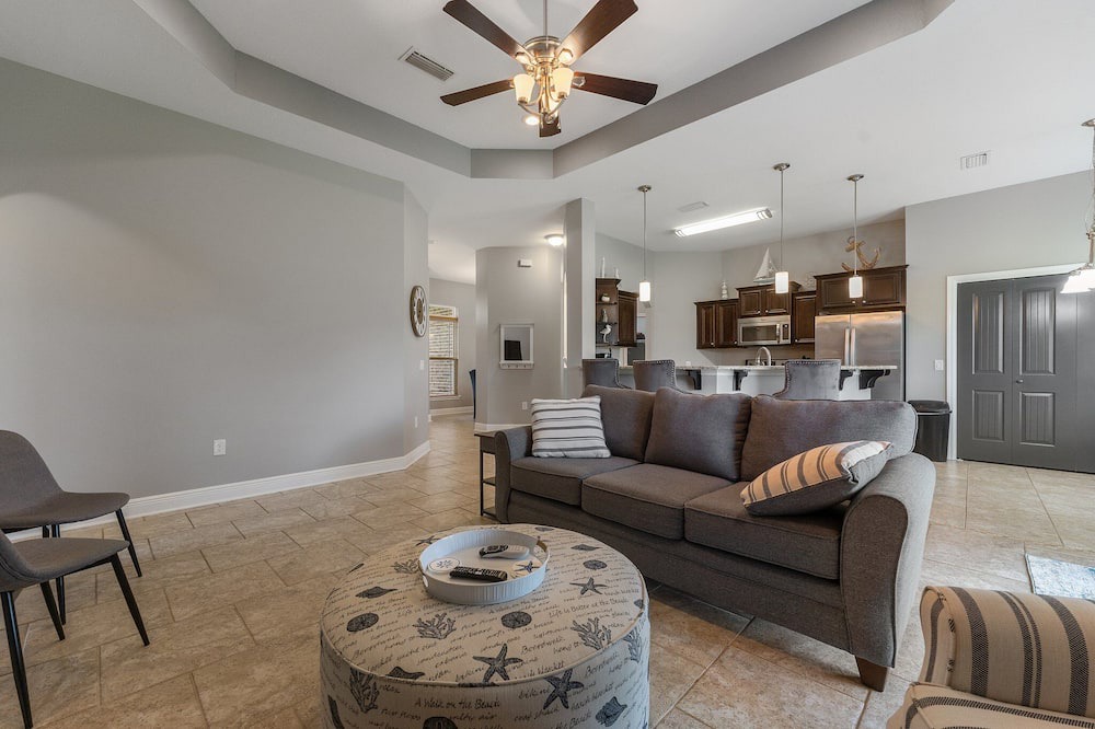 Photo of Livingroom in Gulf Breeze