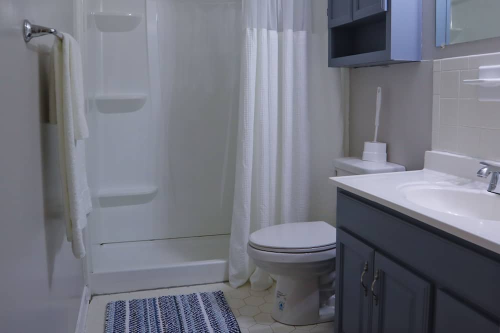Photo of Bathroom in Thomas Drive