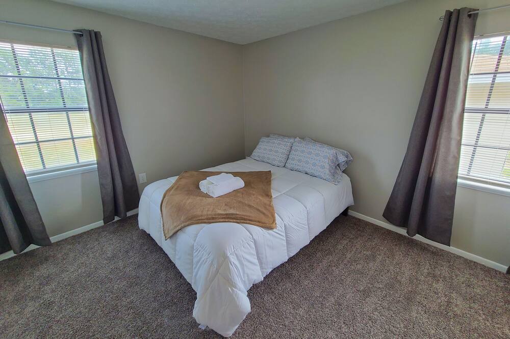 Photo of Bedroom in Thomas Drive