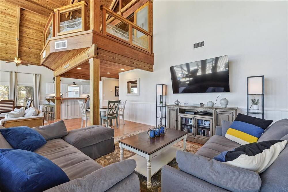 Photo of Livingroom in Treasure Beach Village