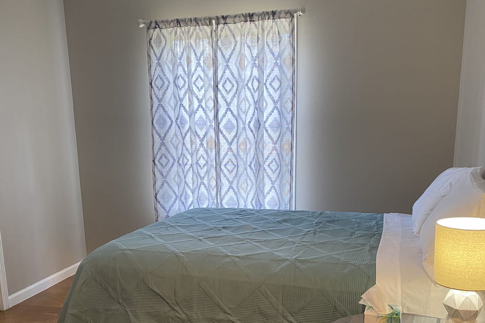 Photo of Bedroom in De Funiak Springs