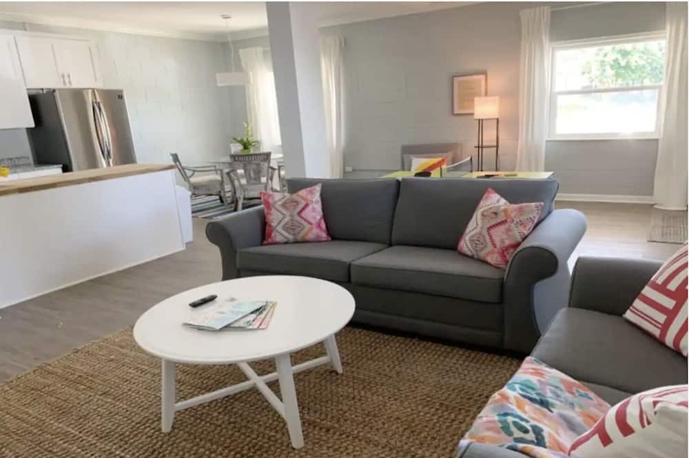 Photo of Livingroom in Hollywood Beach