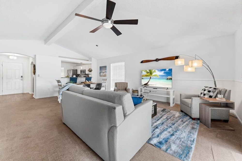 Photo of Livingroom in Sandalwood