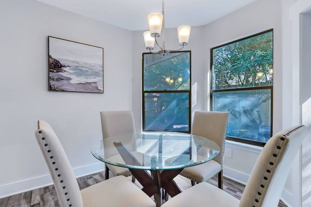 Photo of Livingroom in Jacksonville
