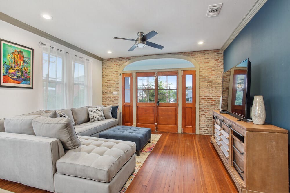 Photo of Livingroom in Broadmoor