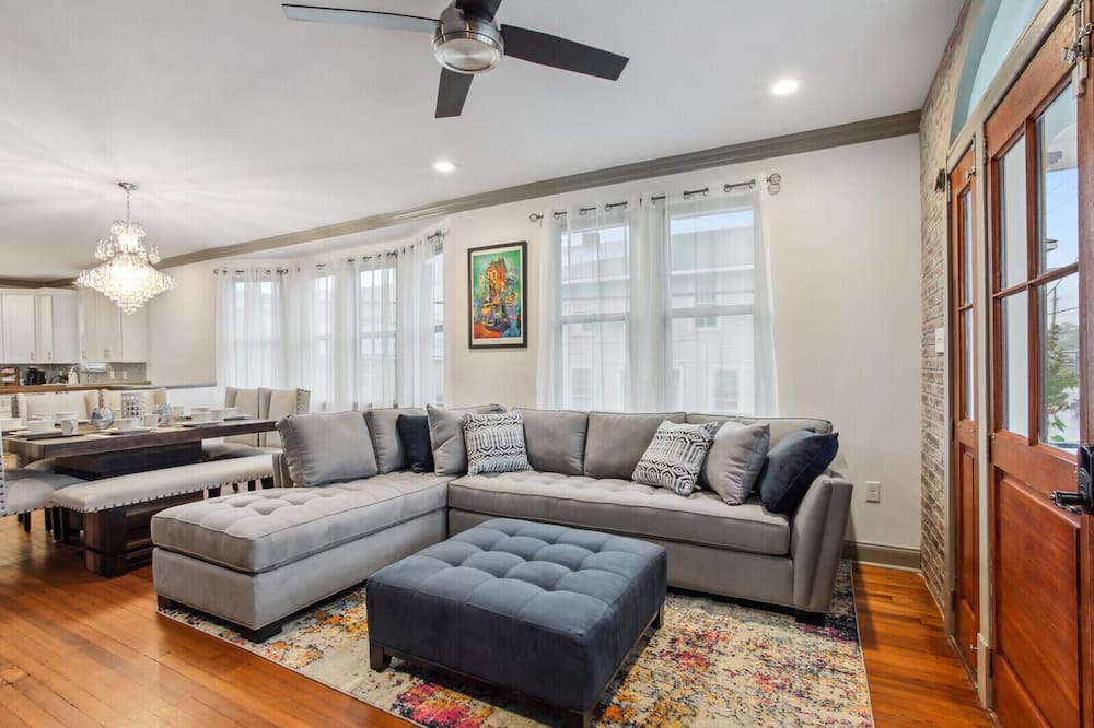 Photo of Livingroom in Broadmoor