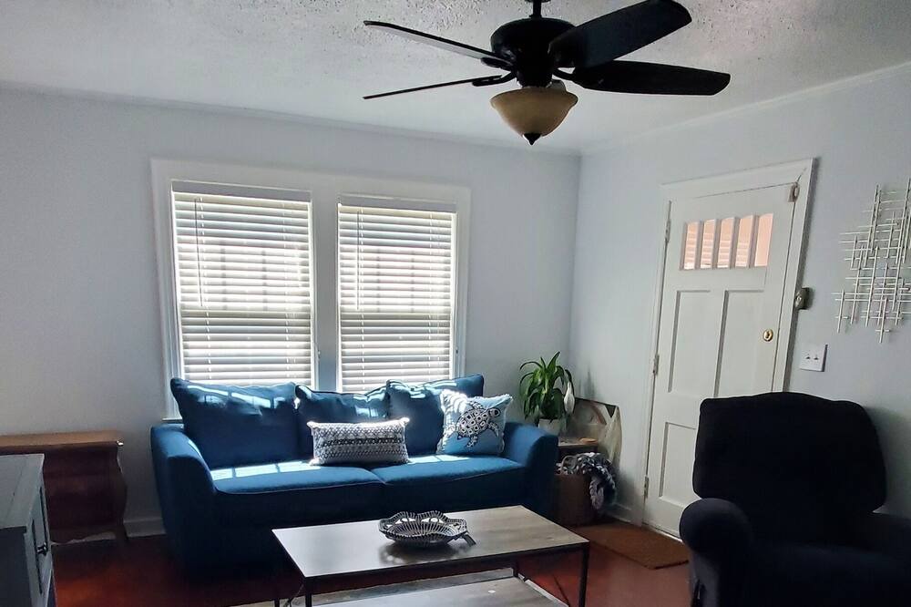 Photo of Livingroom in Biloxi