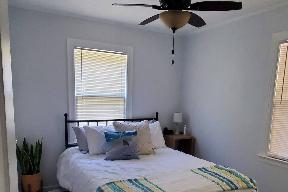 Photo of Bedroom in Biloxi