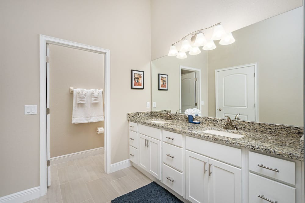 Photo of Bathroom in Mcelroys Belleview