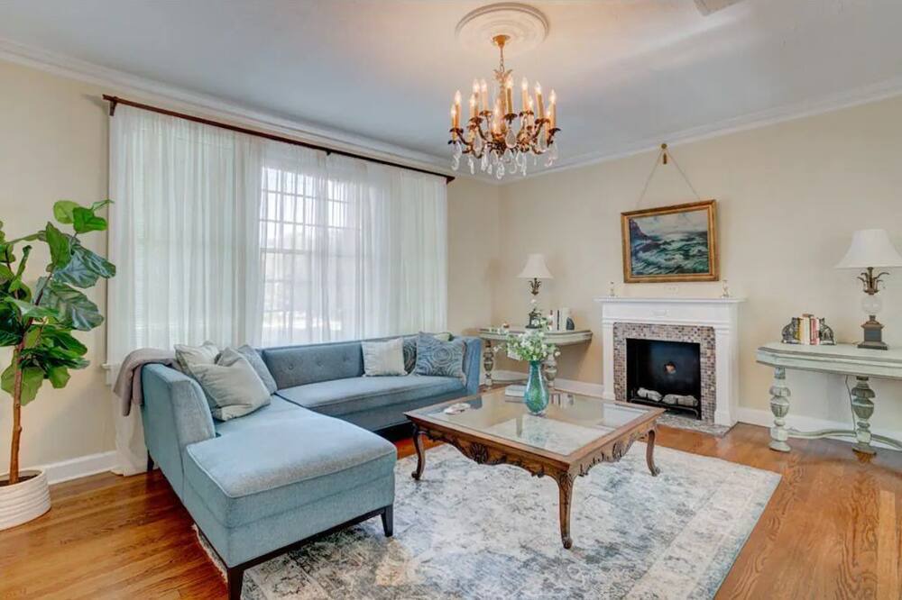 Photo of Livingroom in Greater Belhaven