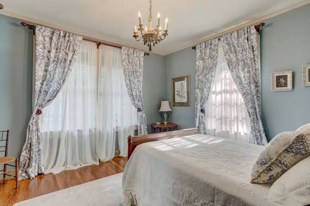 Photo of Bedroom in Greater Belhaven