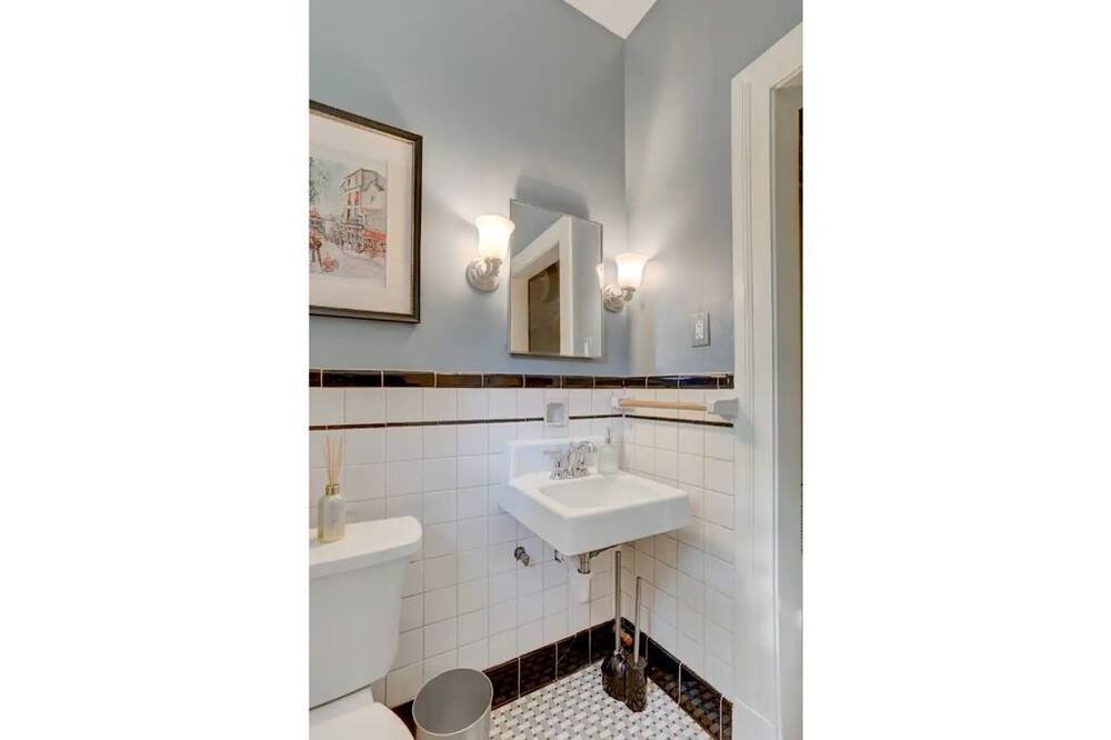 Photo of Bathroom in Greater Belhaven