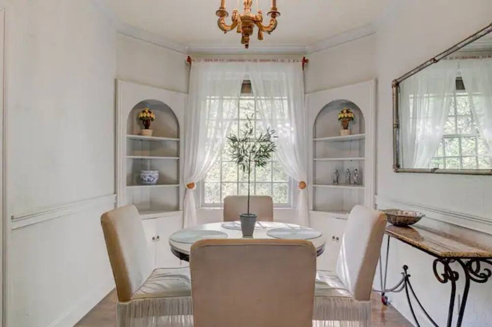 Photo of Bedroom in Greater Belhaven