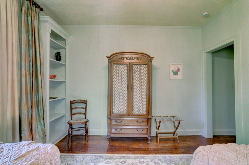 Photo of Bedroom in Greater Belhaven