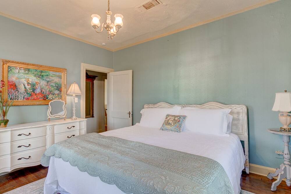 Photo of Bedroom in Greater Belhaven