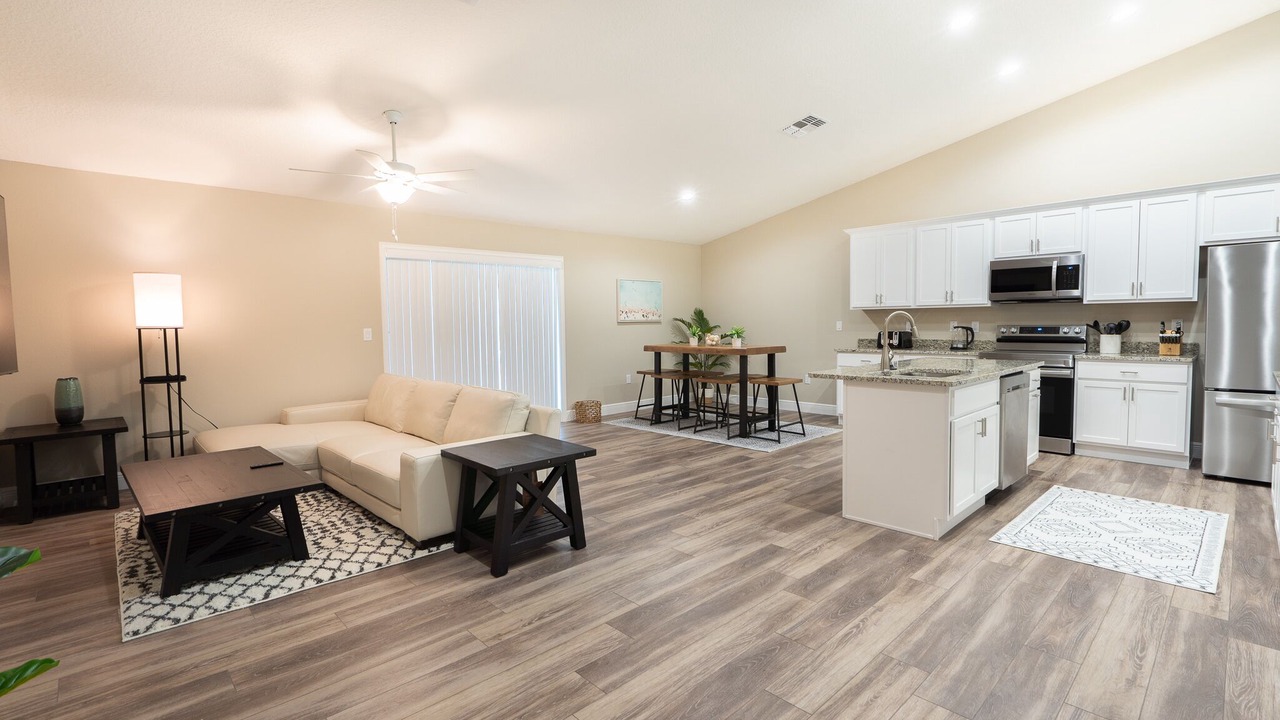 Photo of Livingroom in Mcelroys Belleview