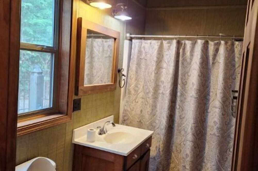 Photo of Bathroom in Rose Hill