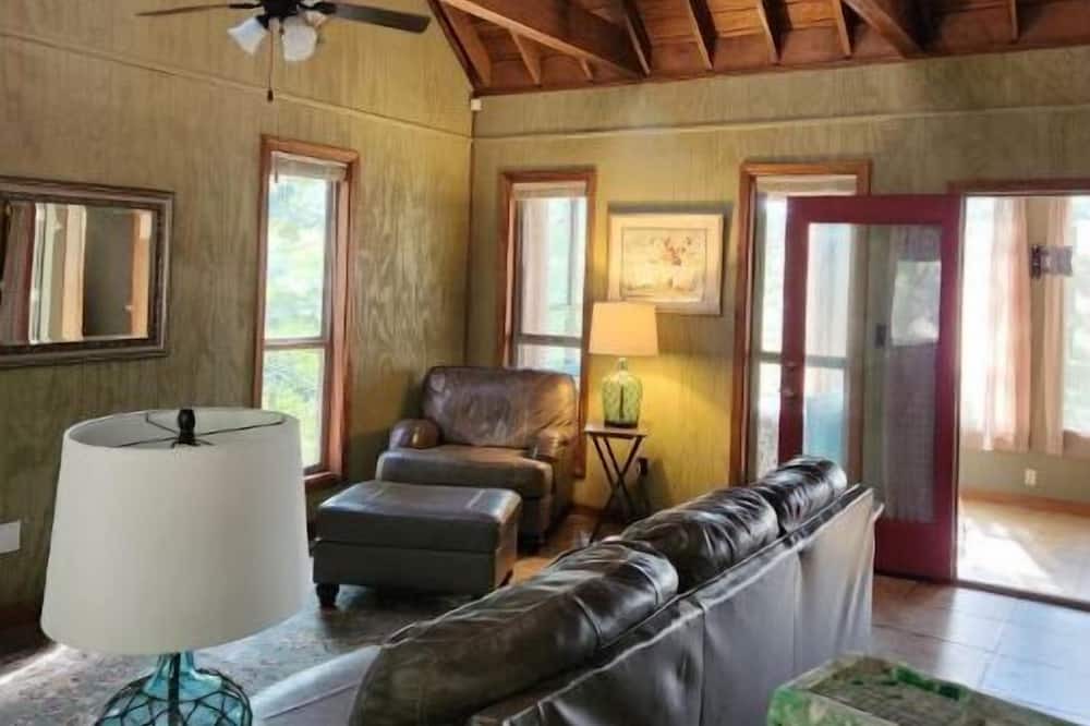 Photo of Livingroom in Rose Hill