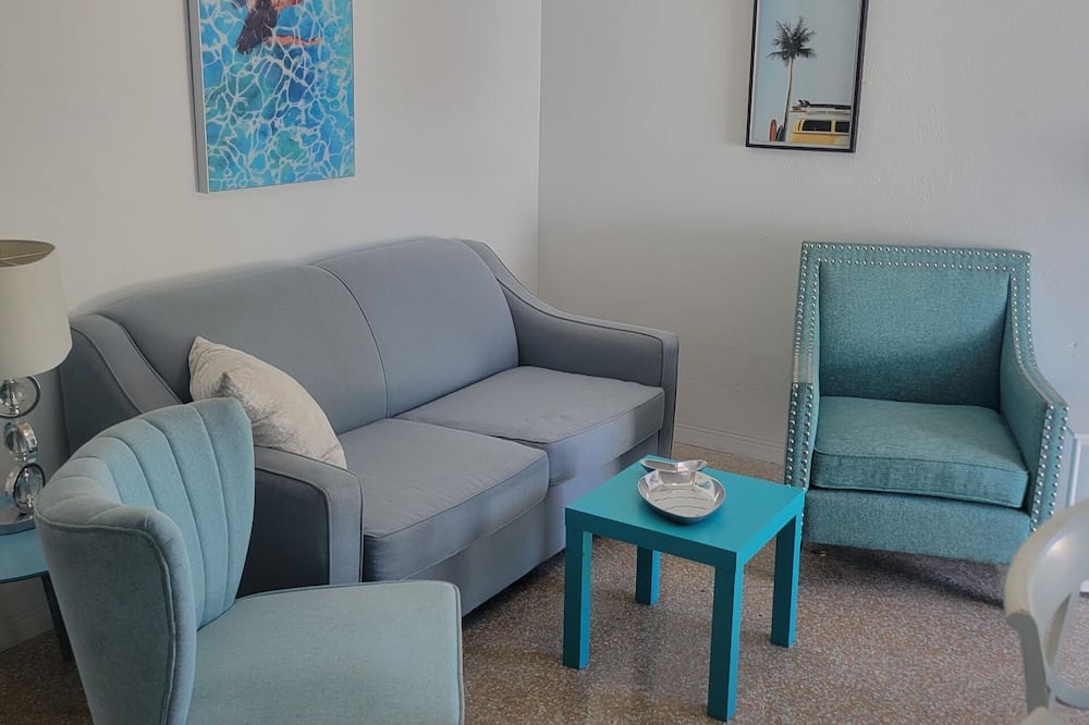 Photo of Livingroom in South Pinellas Community Council