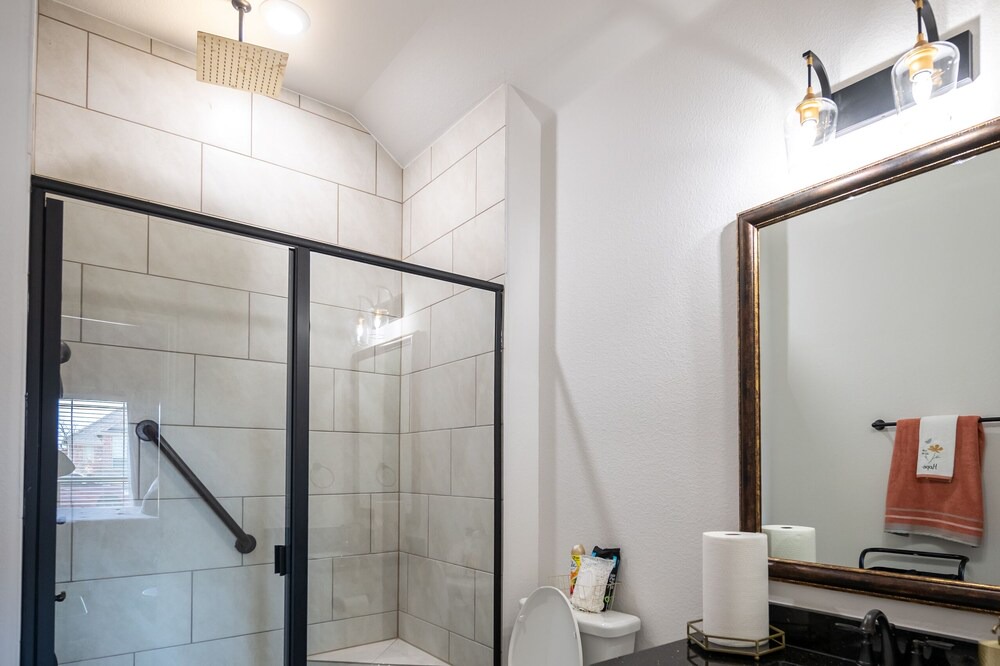 Photo of Bathroom in Royse City