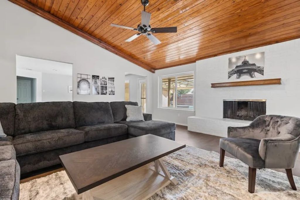 Photo of Livingroom in Lewisville