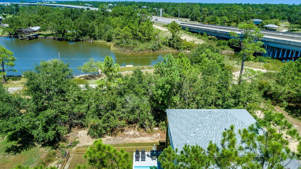 Photo of Outdoor in Henderson Point