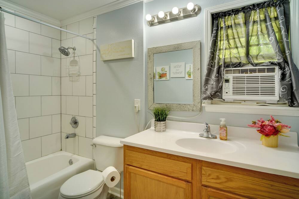 Photo of Bathroom in Lake Charles