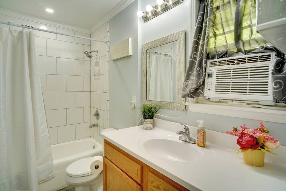 Photo of Bathroom in Lake Charles