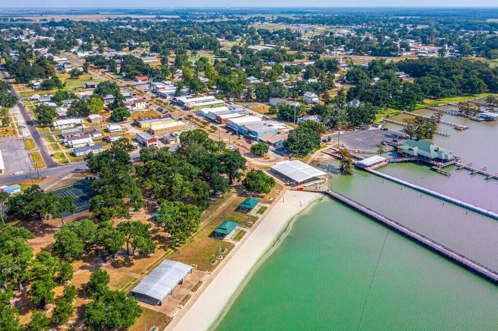 Photo of Others in Lake Arthur