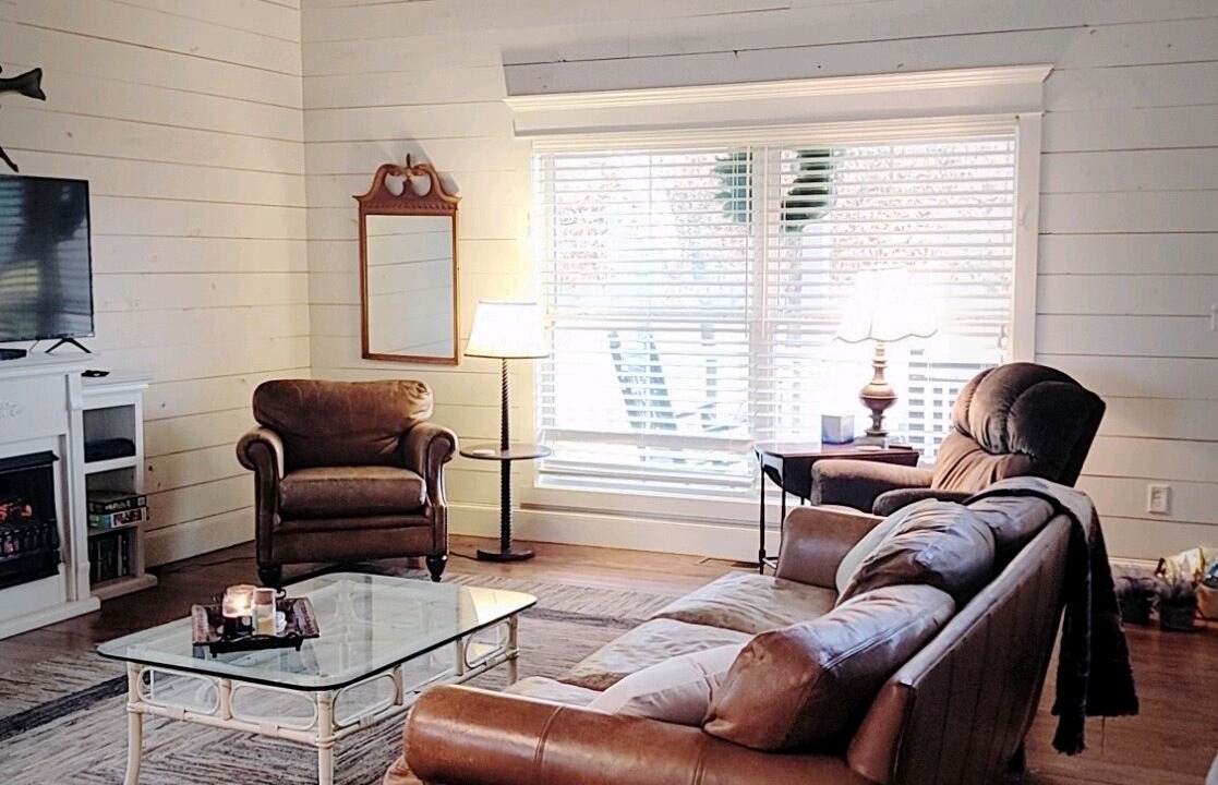Photo of Livingroom in Mount Vernon