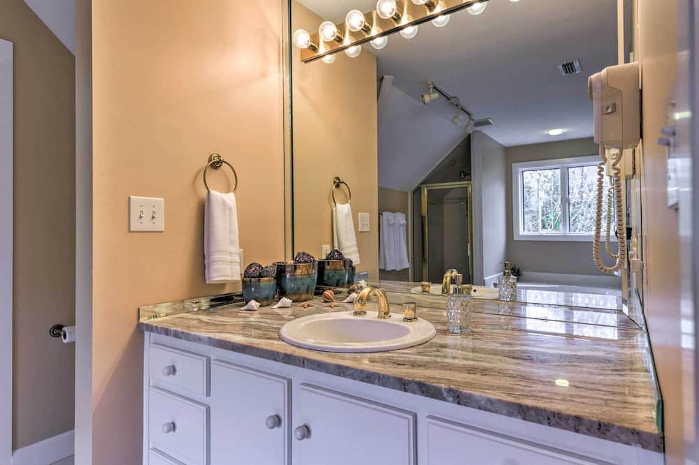 Photo of Bathroom in Daphne