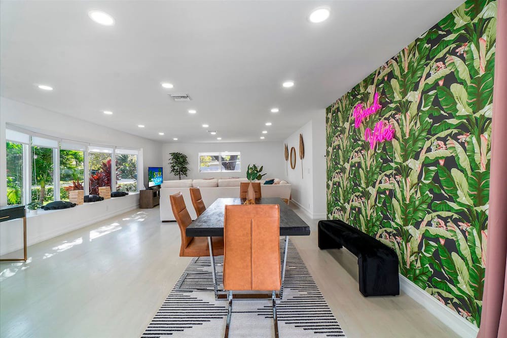 Photo of Others in Imperial Point