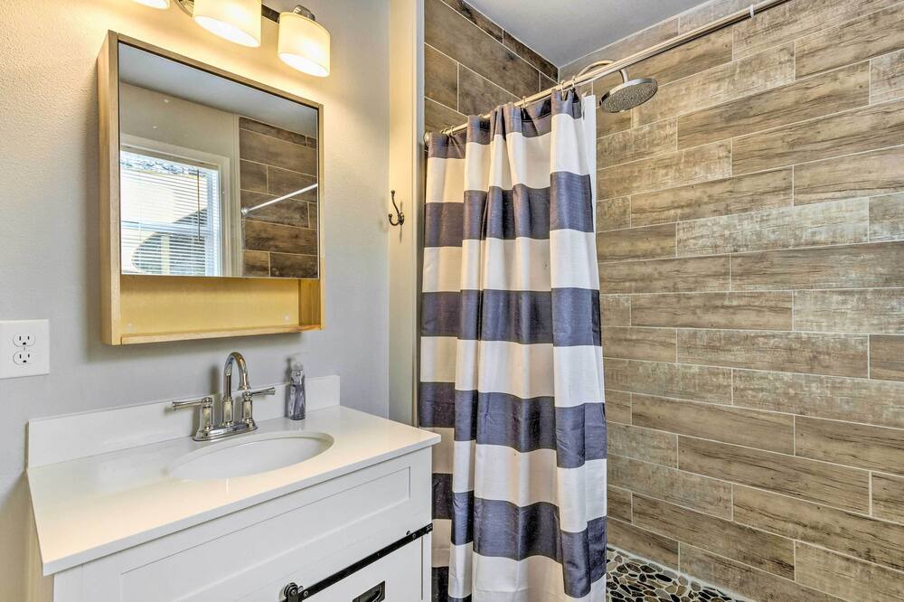 Photo of Bathroom in Harold