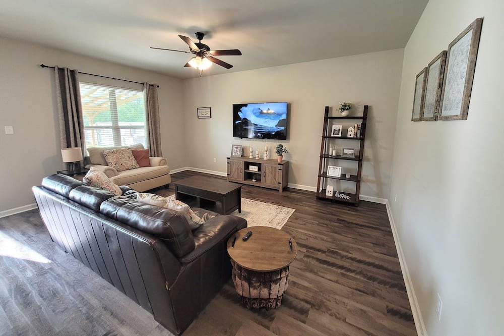 Photo of Livingroom in Denham Springs