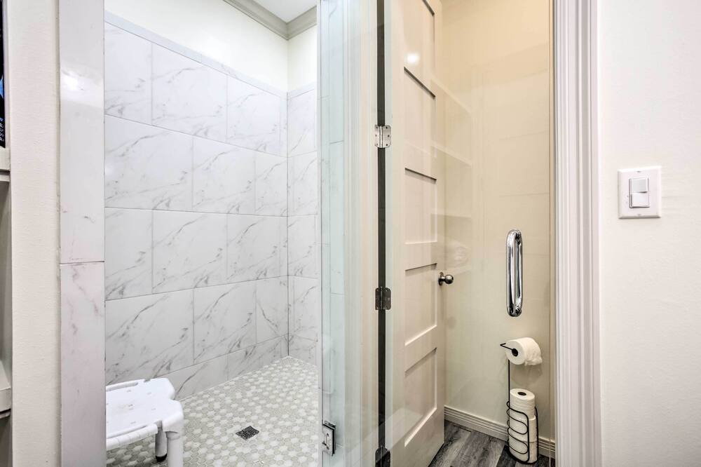 Photo of Bathroom in Kiln