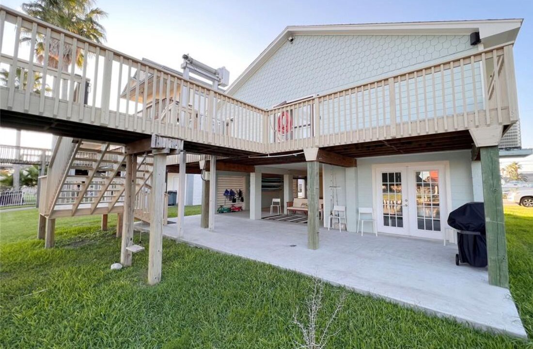 Photo of Patio Balcony in Hitchcock