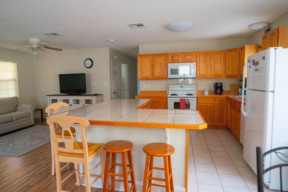 Photo of Kitchen in Shoreline Park