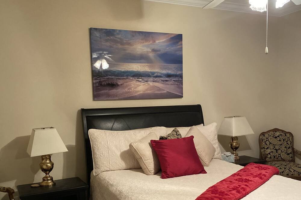 Photo of Bedroom in Read Boulevard East