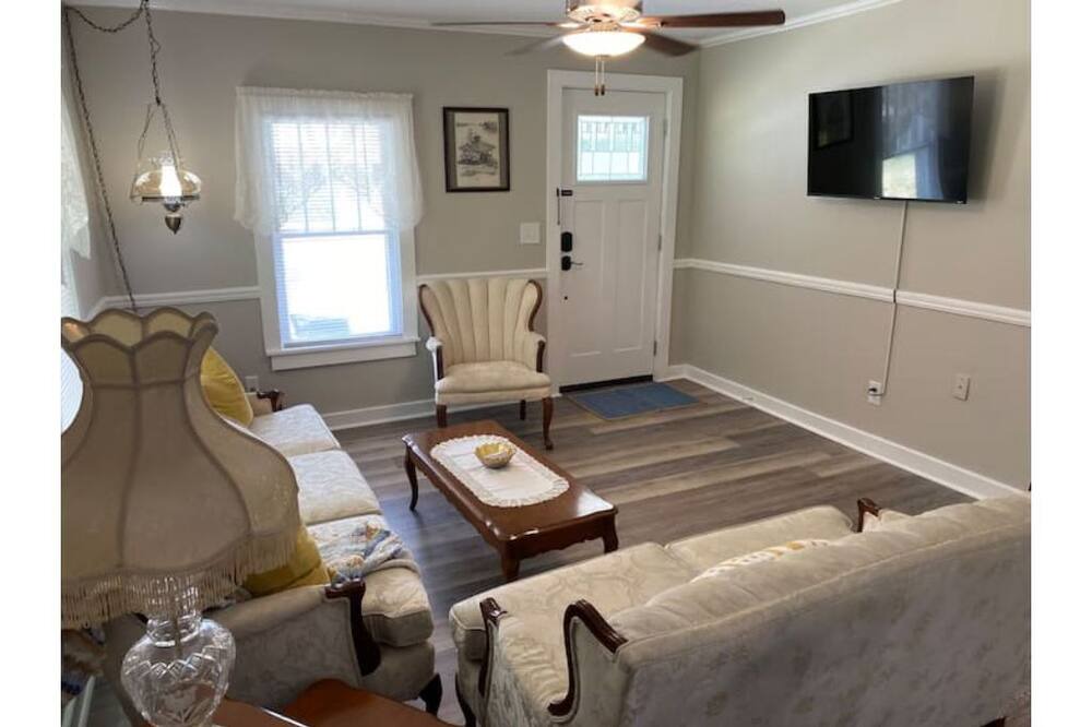 Photo of Livingroom in Milton