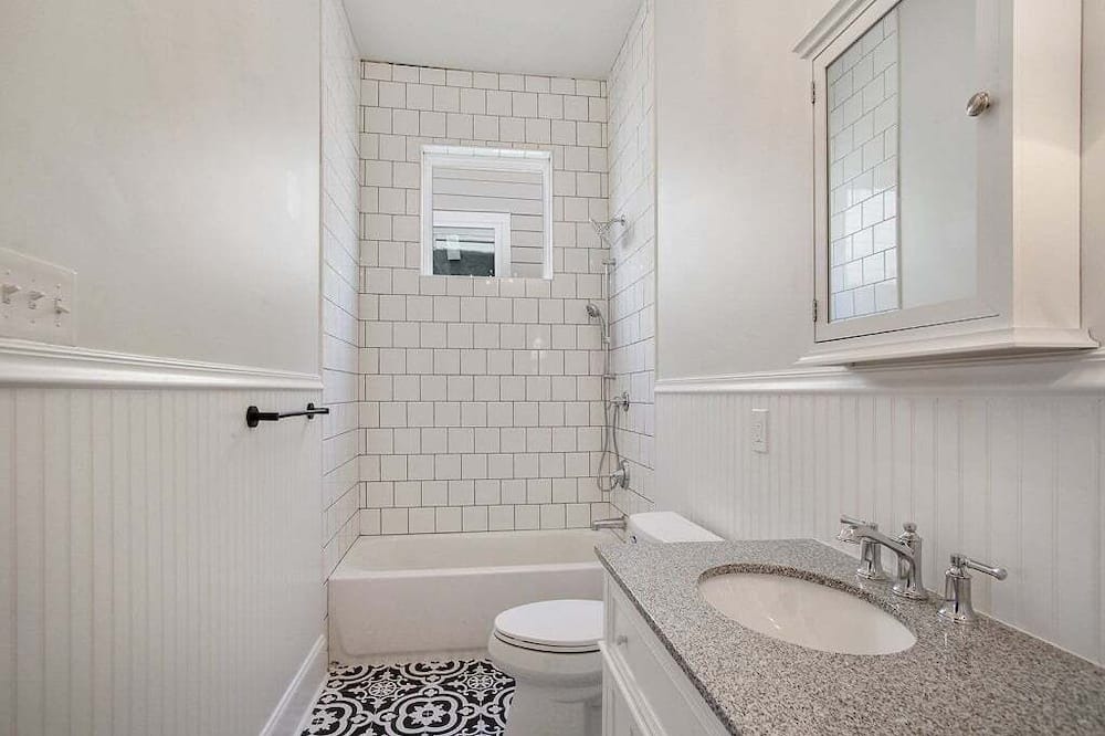 Photo of Bathroom in Faubourg Delassize