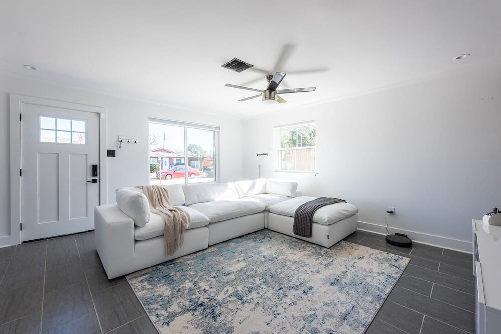 Photo of Bedroom in Kenner - Louis Armstrong International Airport